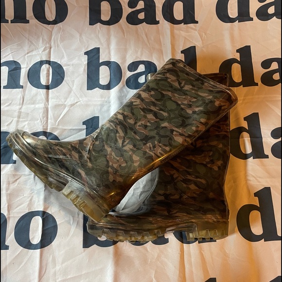 COACH RAIN BOOTS - Picture 4 of 10